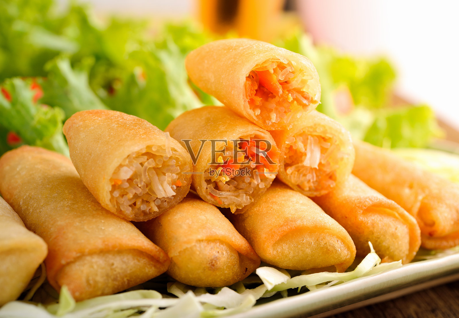 油炸中国传统春卷食品照片摄影图片