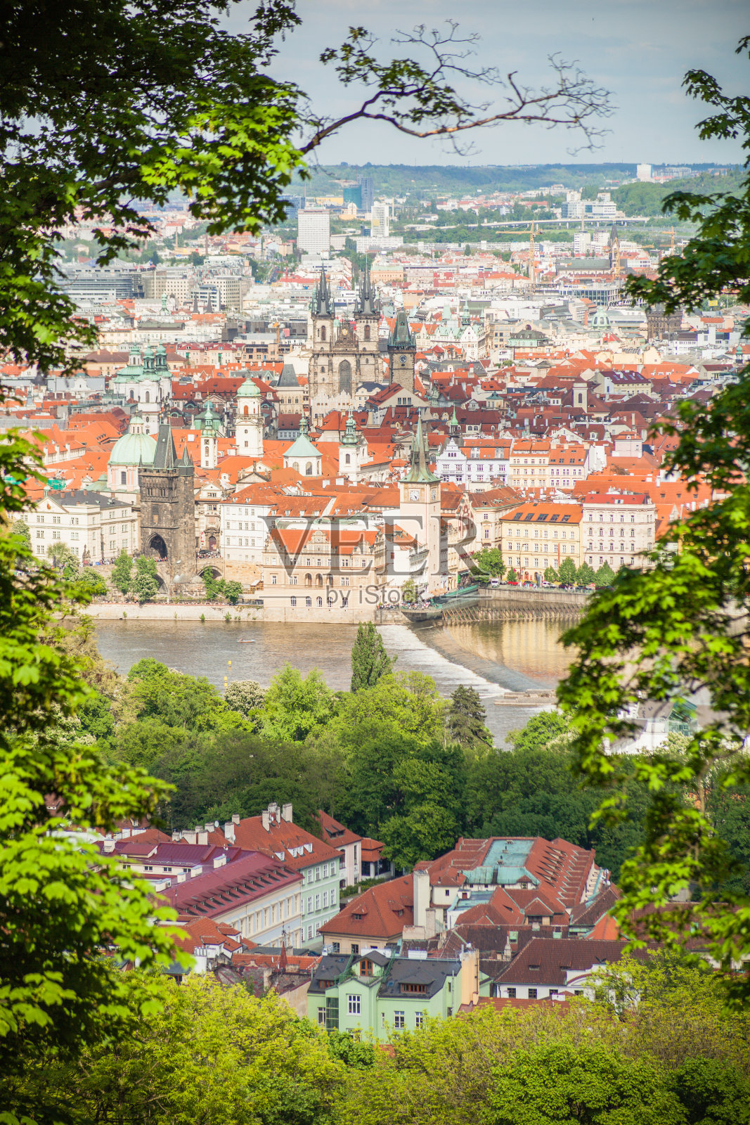 布拉格屋顶的景色照片摄影图片