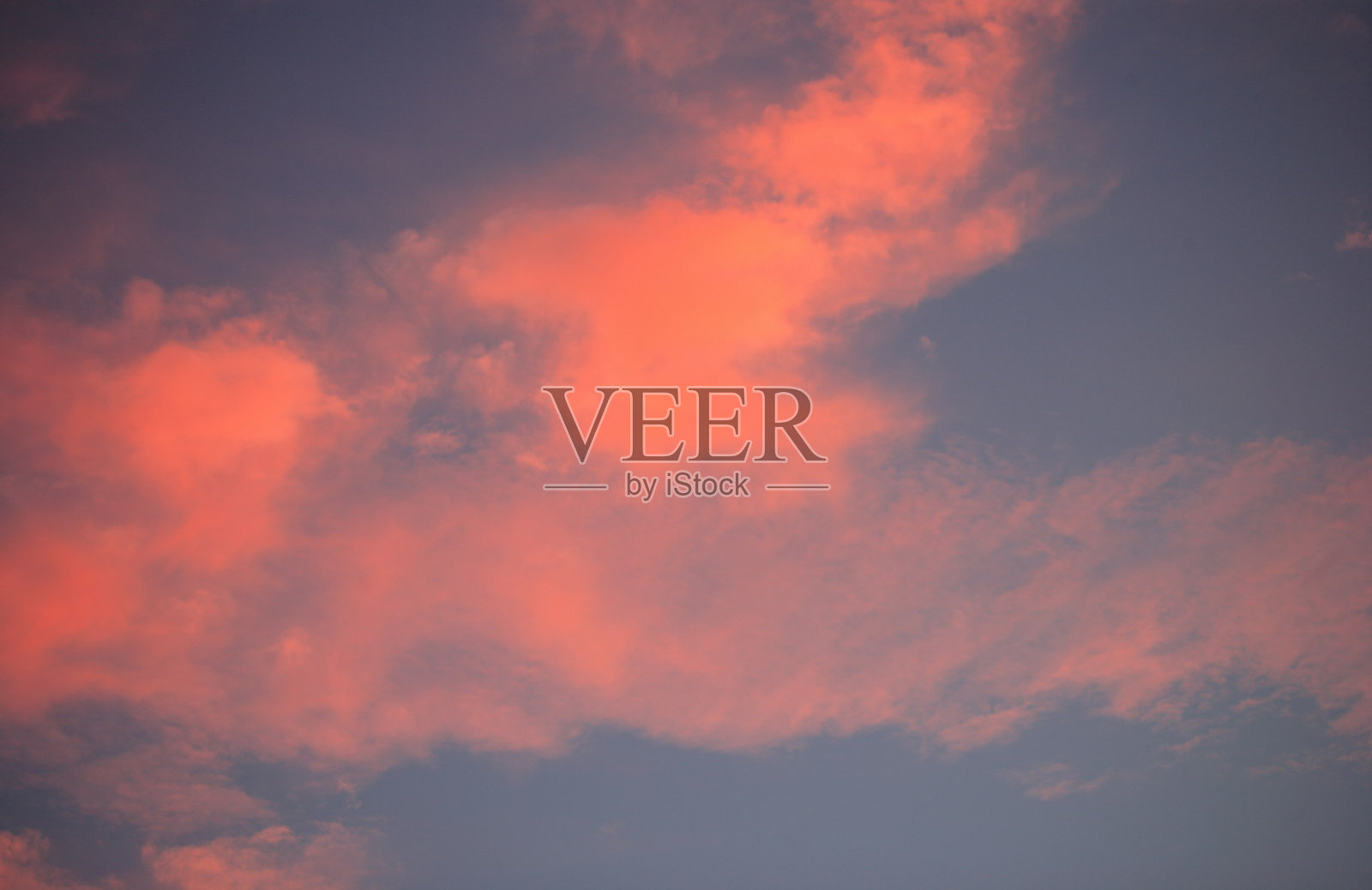 夏日日落的天空照片摄影图片