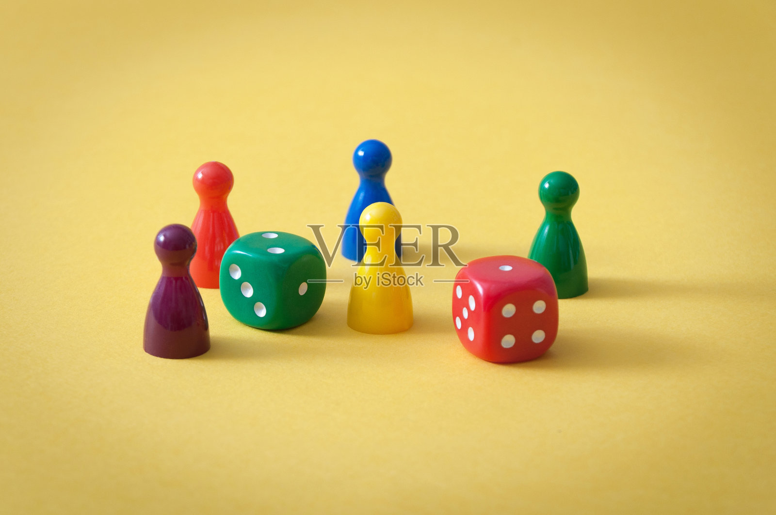 典当和骰子照片摄影图片