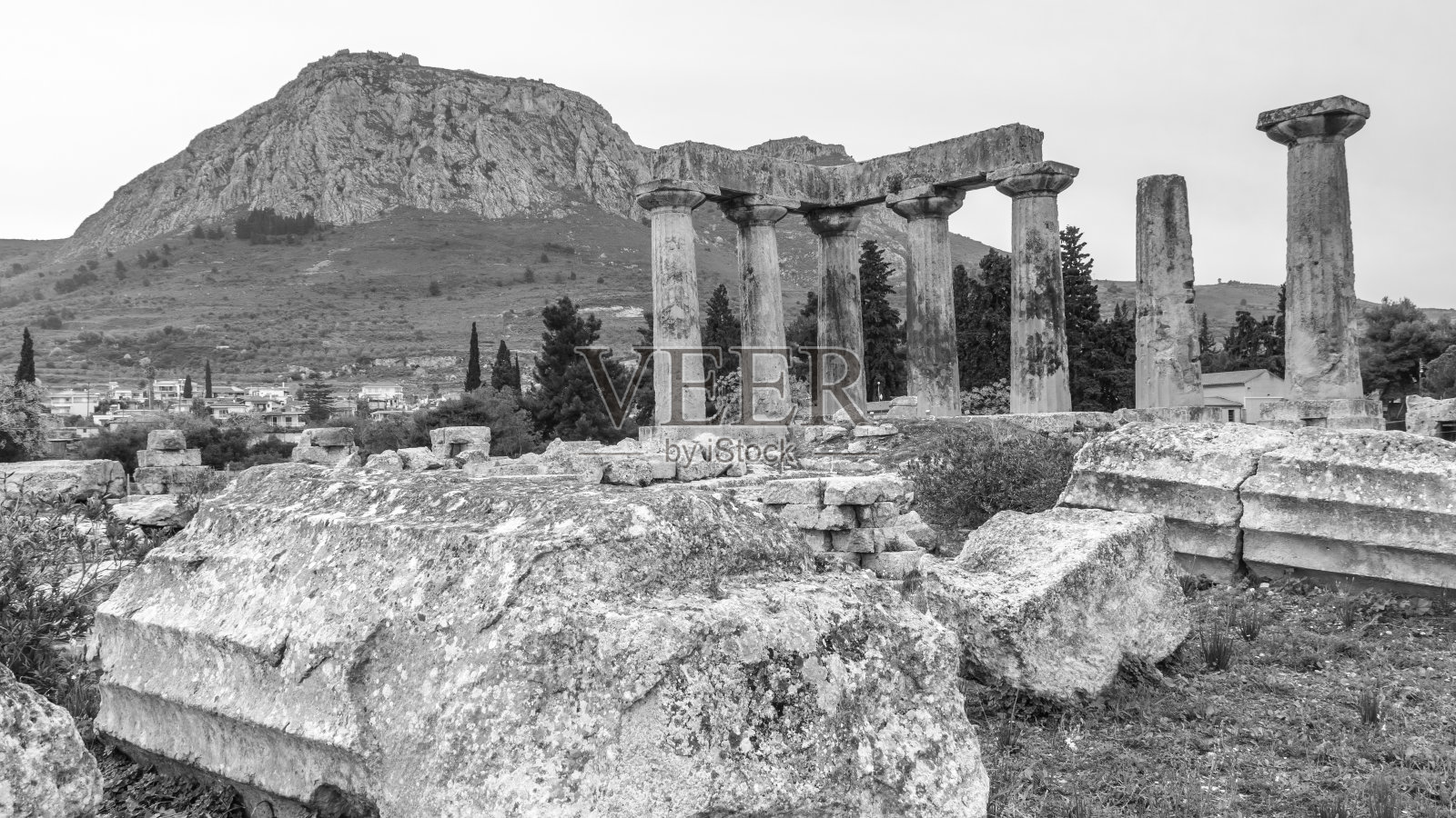 古希腊科林斯的阿波罗神庙照片摄影图片
