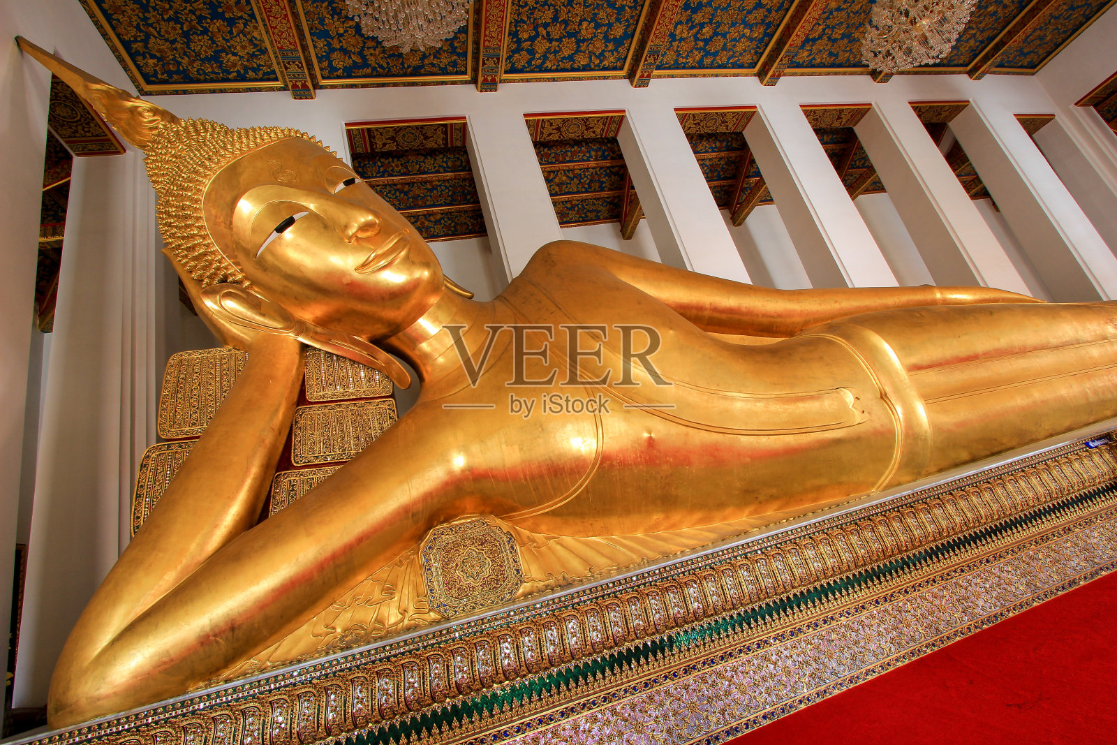 卧佛佛像在拉约拉萨拉姆寺照片摄影图片