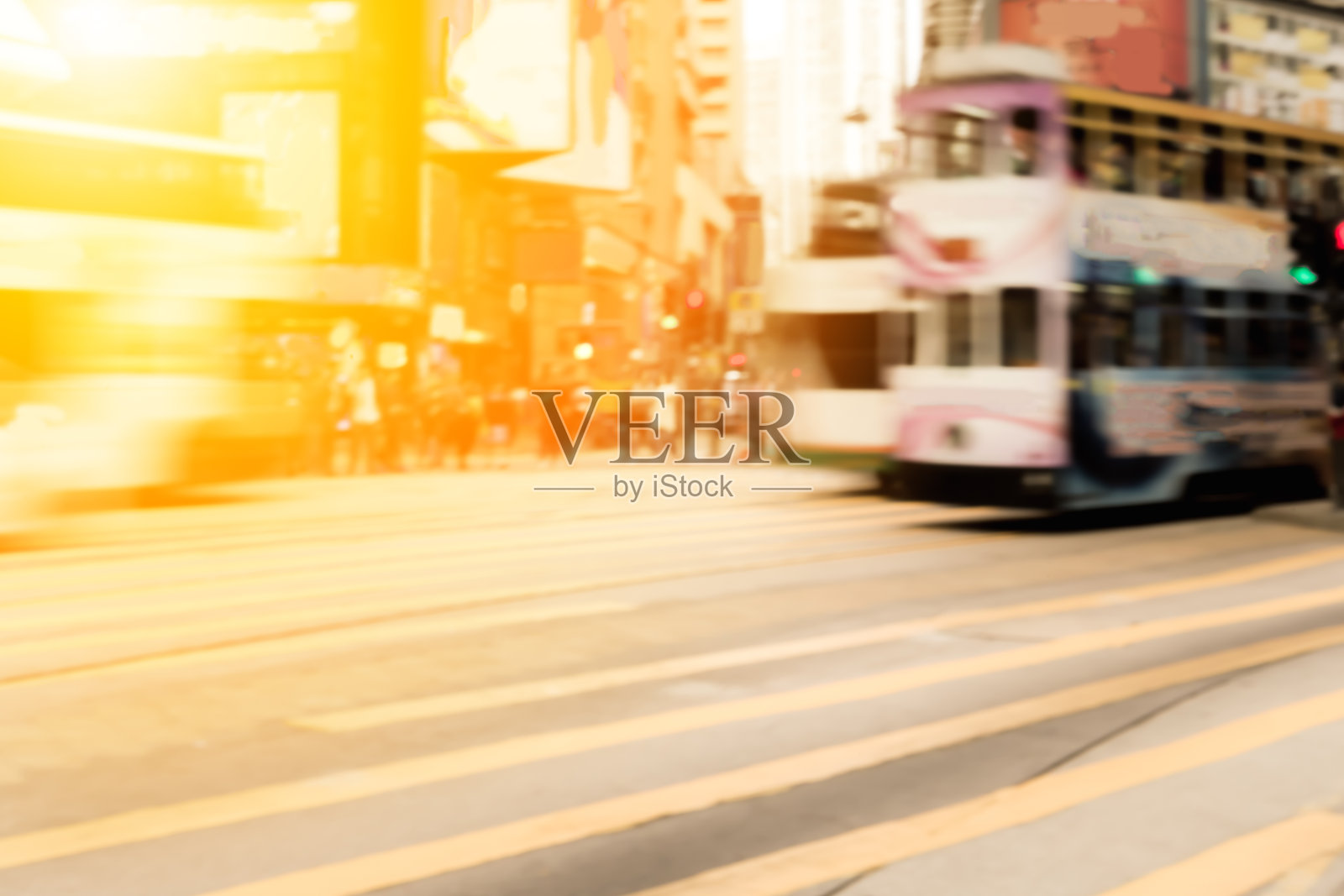 街道上的人与阳光的抽象背景照片摄影图片