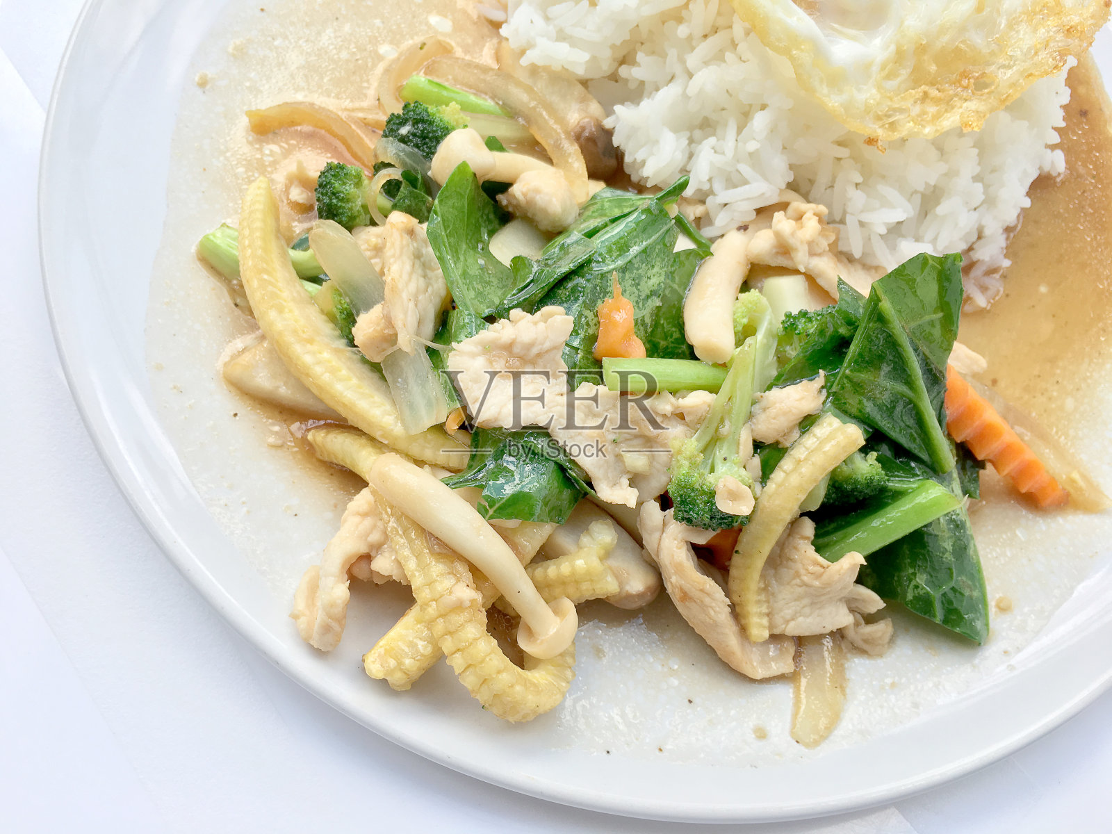 拌菜炒饭。照片摄影图片