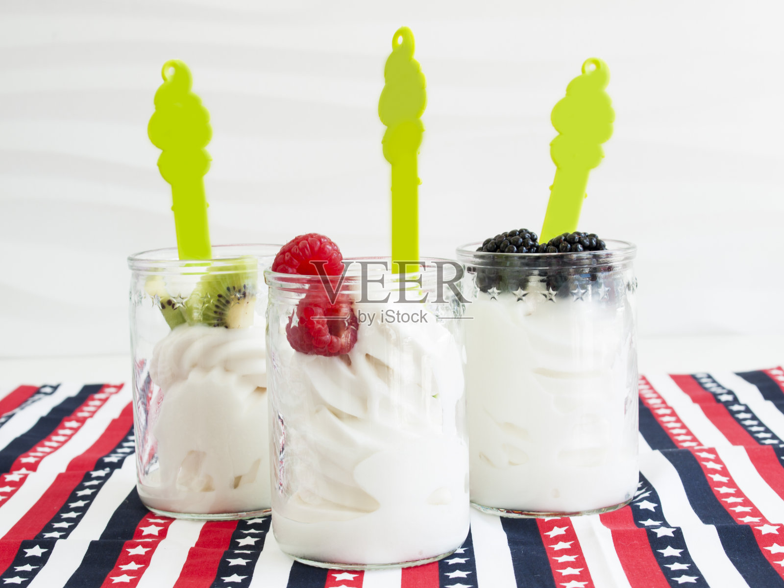 软冷冻酸奶照片摄影图片