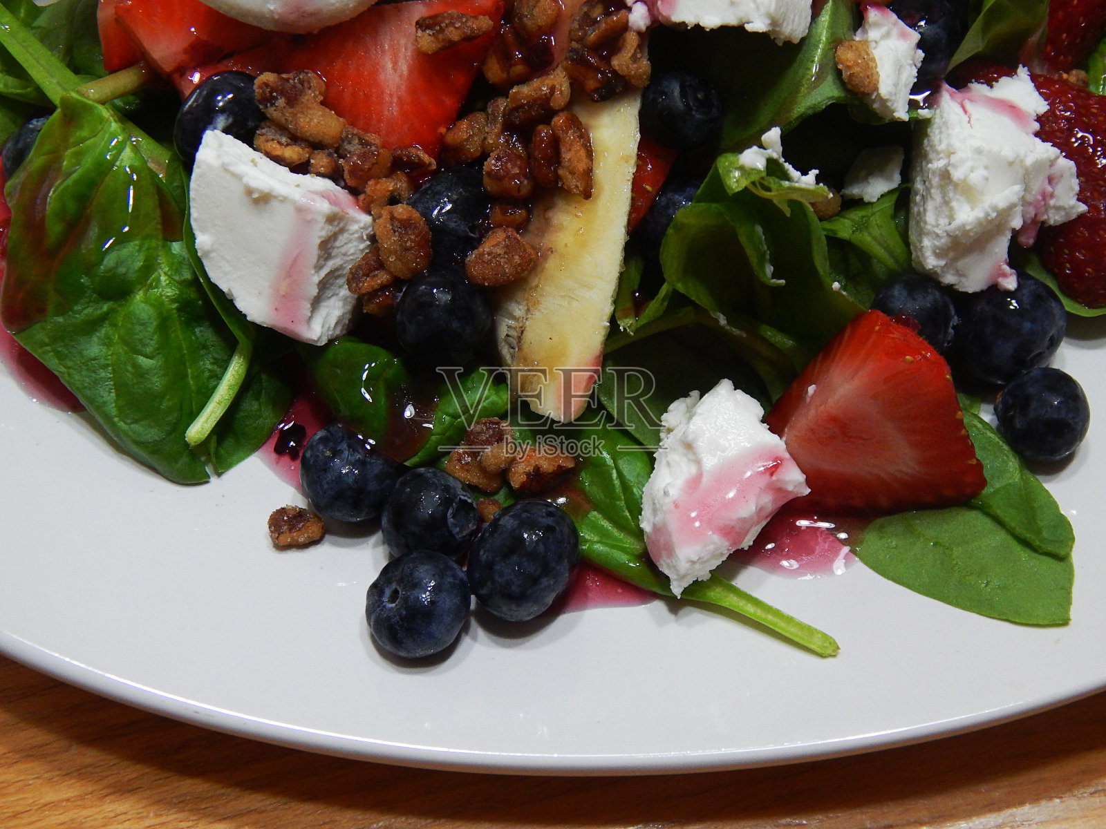 羊乳酪水果沙拉照片摄影图片