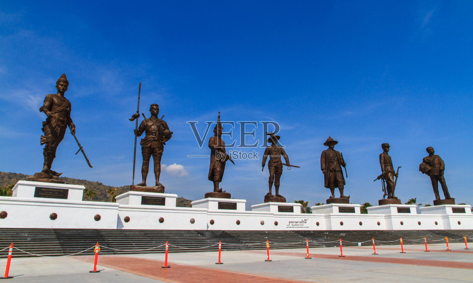拉贾巴蒂公园,泰国七位国王纪念碑雕像照片摄影图片