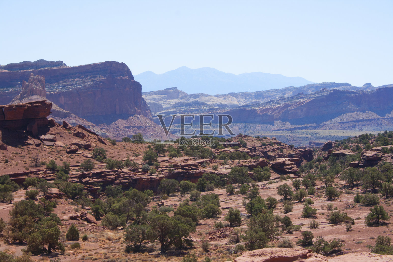 沙漠岩层照片摄影图片