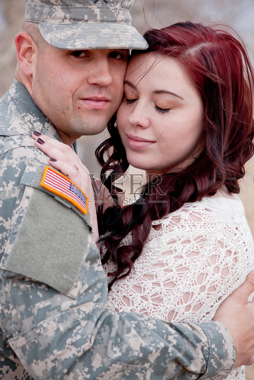 士兵和妻子照片摄影图片