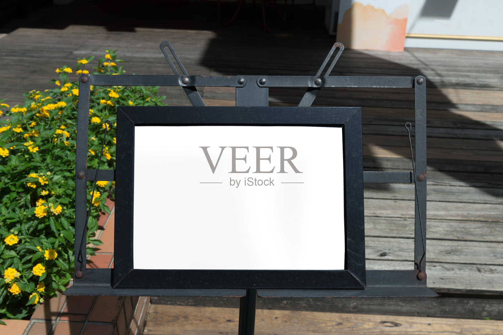 街道墙上的空白大广告牌照片摄影图片