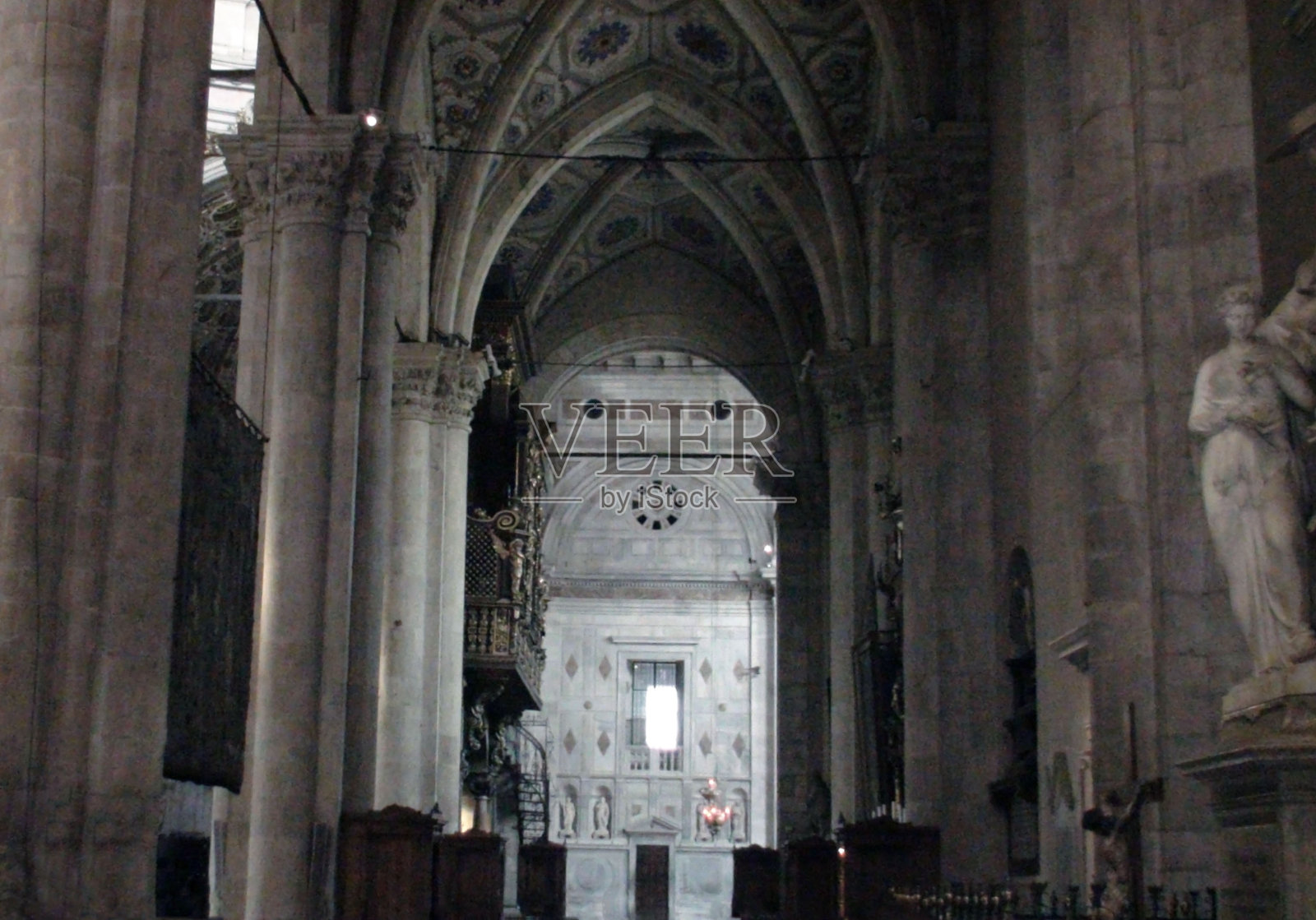 位于欧洲意大利科莫湖的科莫大教堂内部照片摄影图片