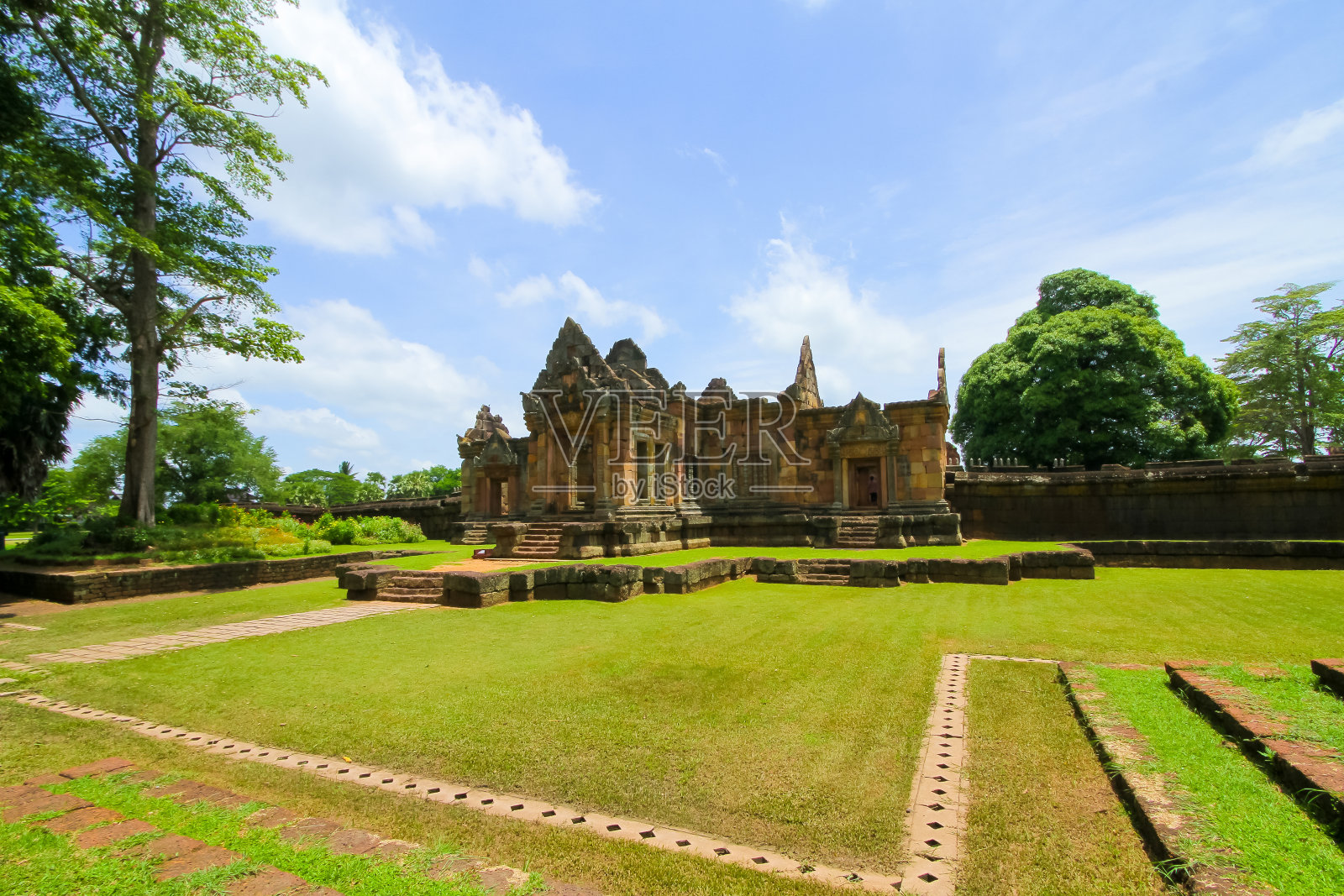prasat Muang Tam是Prakhon Chai的Khmer temple照片摄影图片