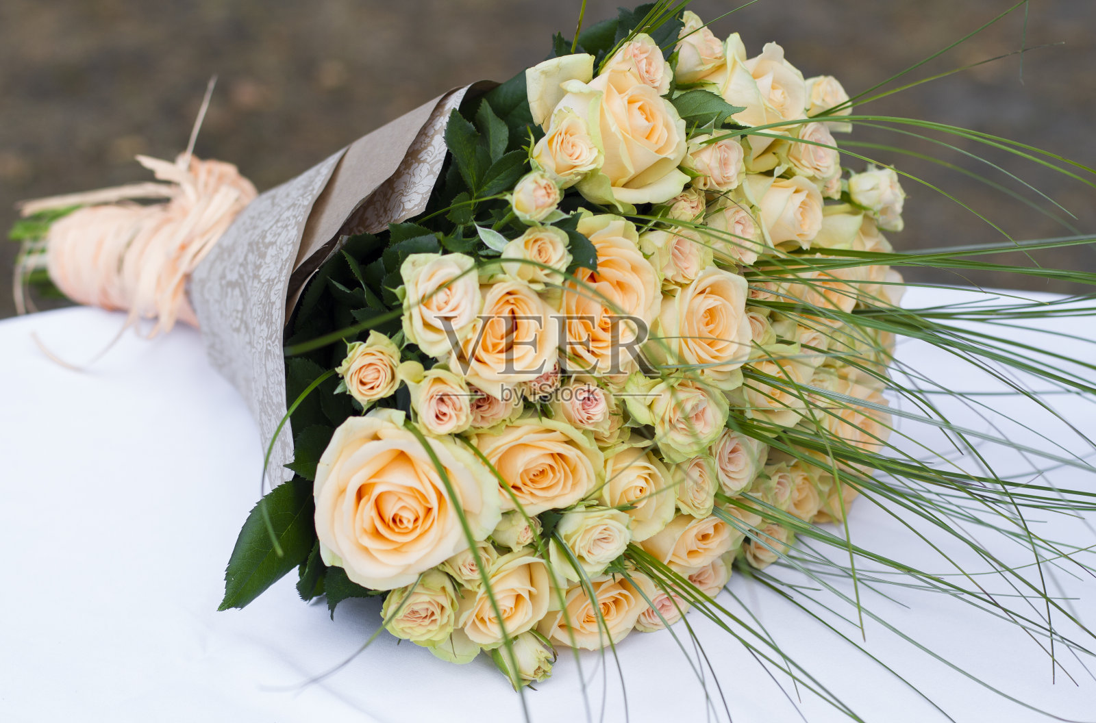 婚礼花束由玫瑰组成照片摄影图片