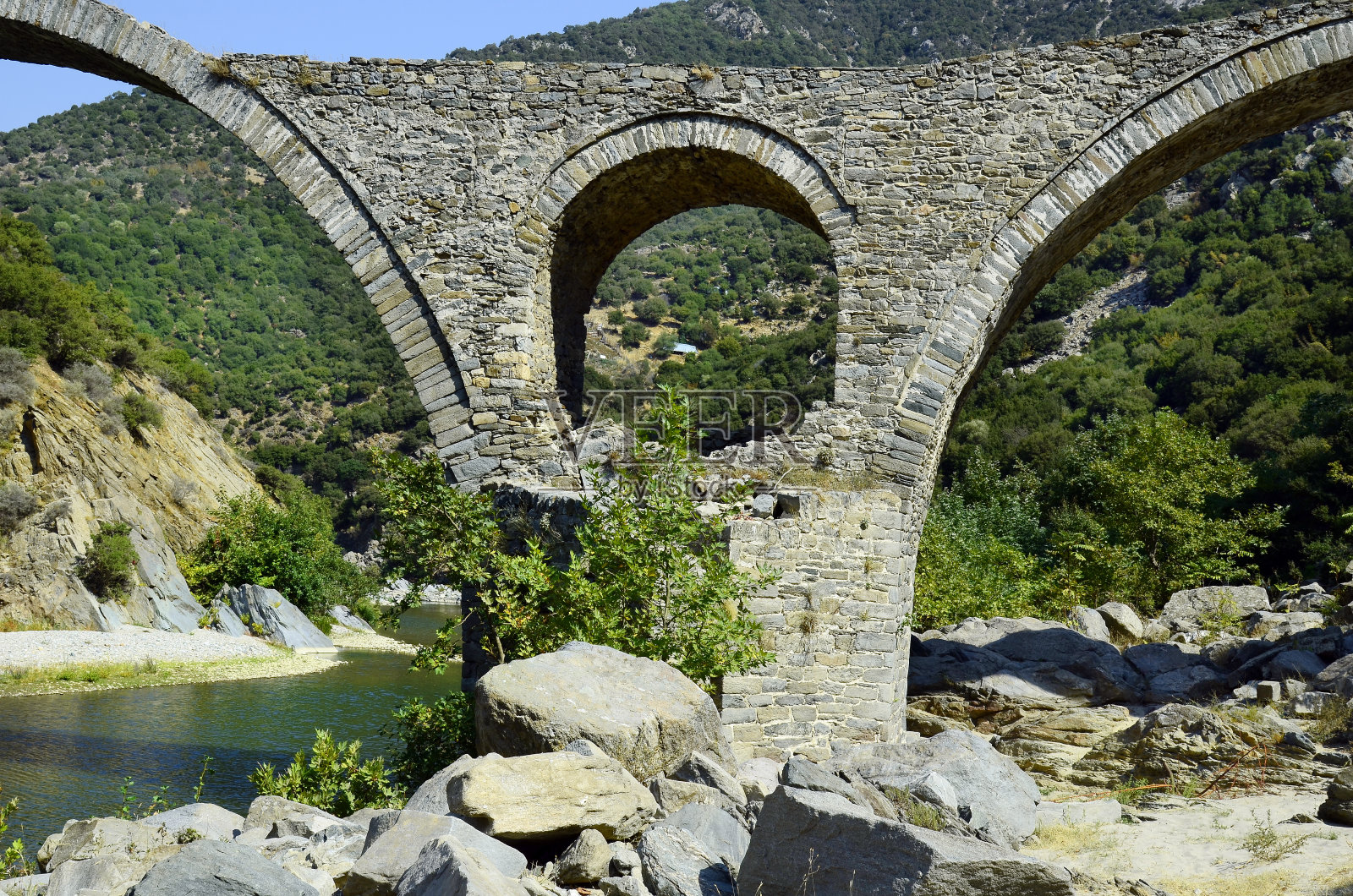 希腊,古老的桥照片摄影图片