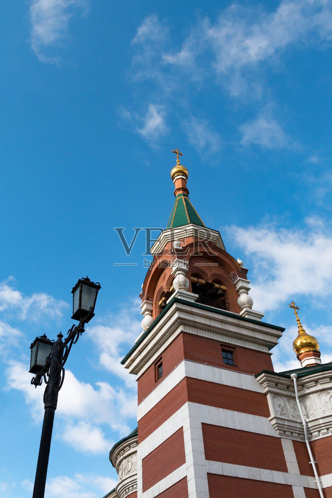 有金色圆顶的东正教教堂照片摄影图片