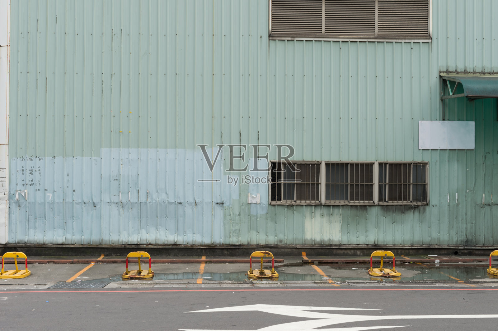 街道墙上的空白大广告牌照片摄影图片