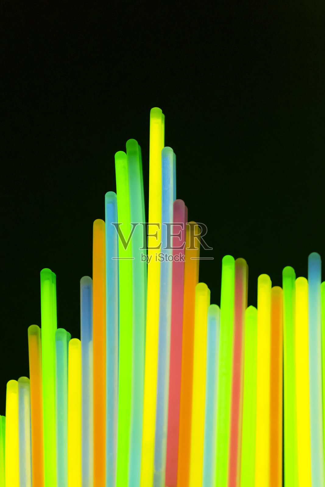 五颜六色的霓虹灯照片摄影图片