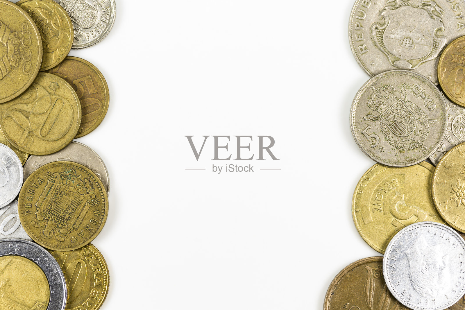 一堆古币孤立在白色背景上照片摄影图片