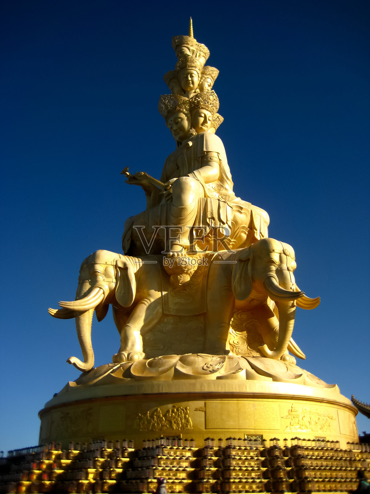 镀金佛像照片摄影图片