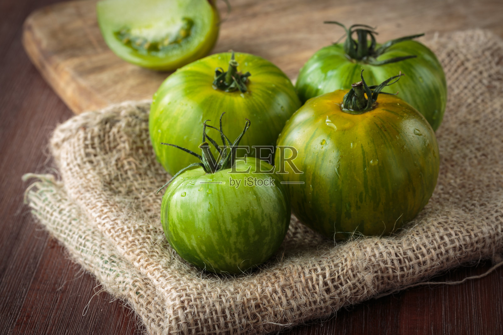 新鲜生绿番茄照片摄影图片