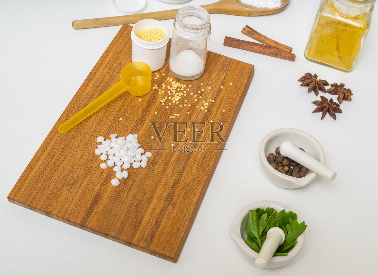 护肤概念。自制化妆品和化妆品的配料。照片摄影图片