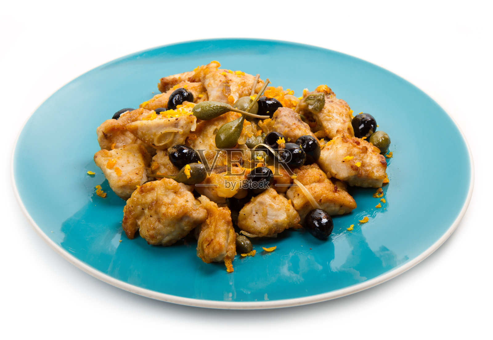 刺山柑和橄榄炖剑鱼照片摄影图片