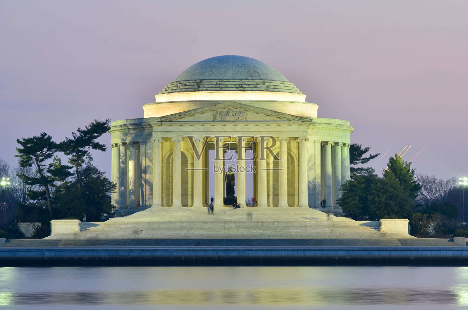 华盛顿特区,日落时杰弗逊纪念馆的剪影照片摄影图片