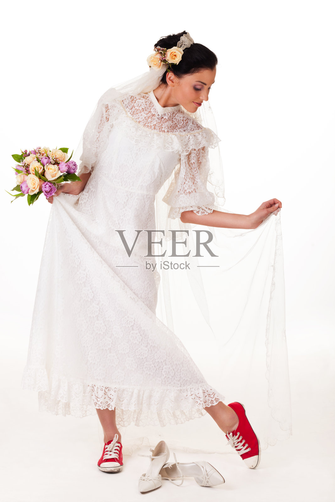 新娘在运动鞋照片摄影图片
