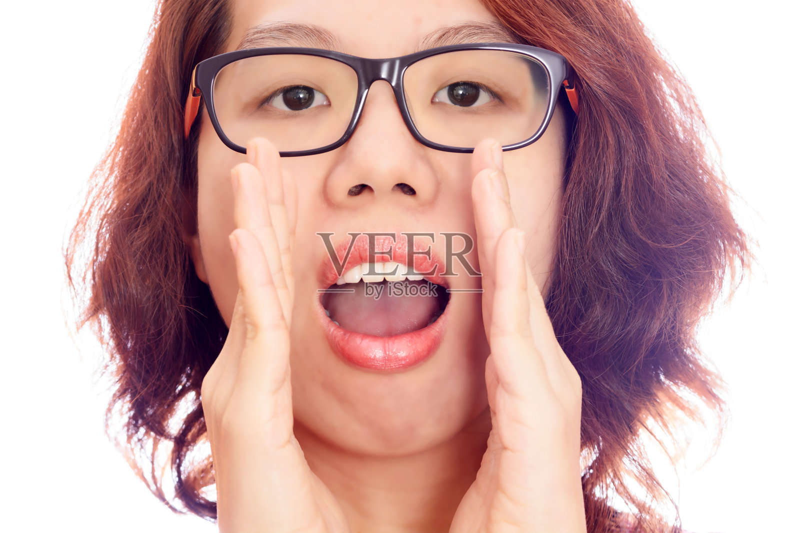 红头发亚洲女人脸手势喊照片摄影图片