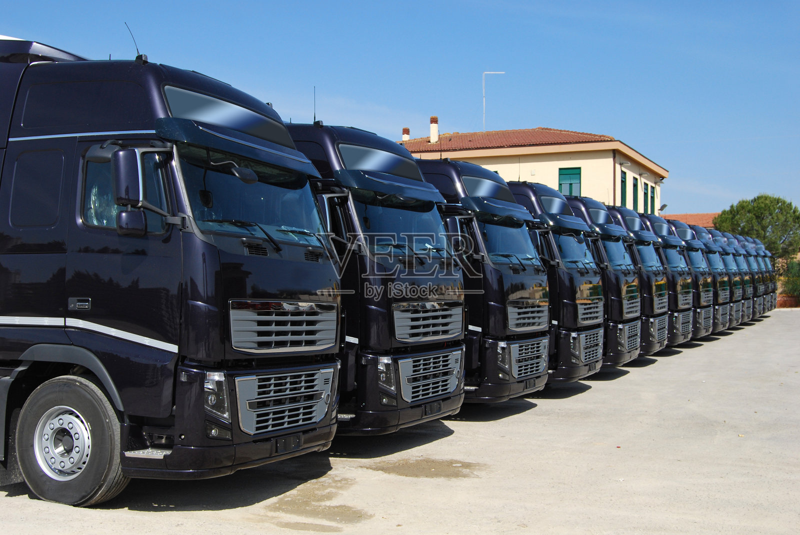 公司车队卡车内衬照片摄影图片