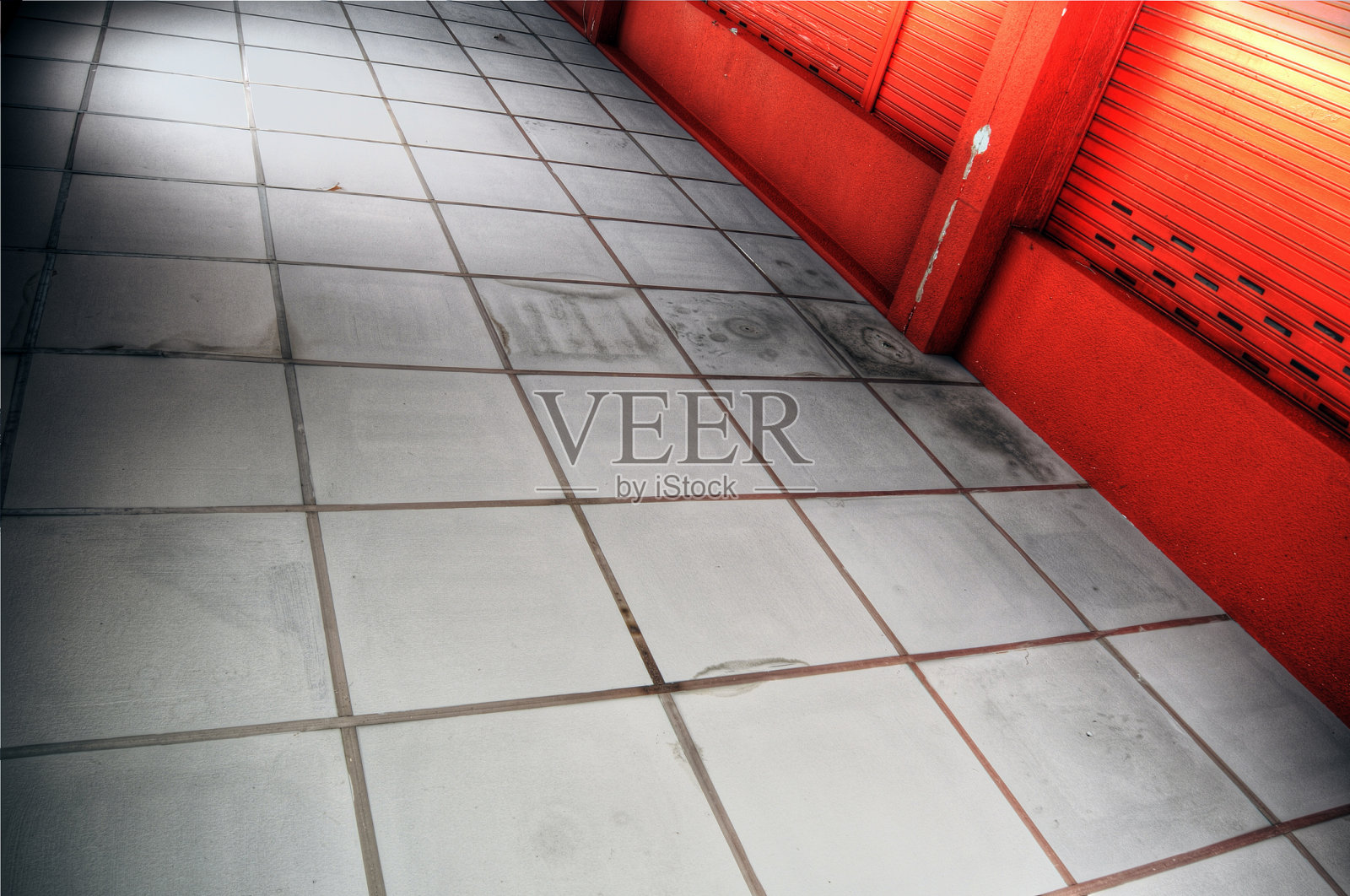 地板上照片摄影图片