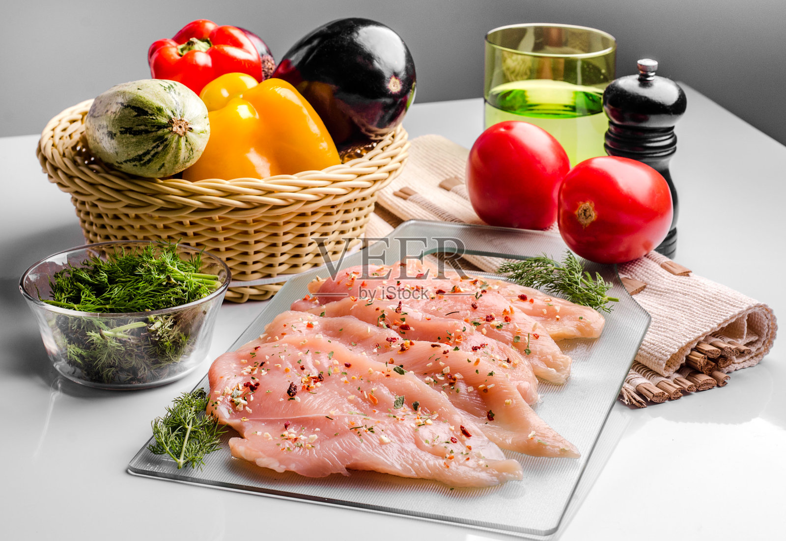 鸡胸肉里脊照片摄影图片