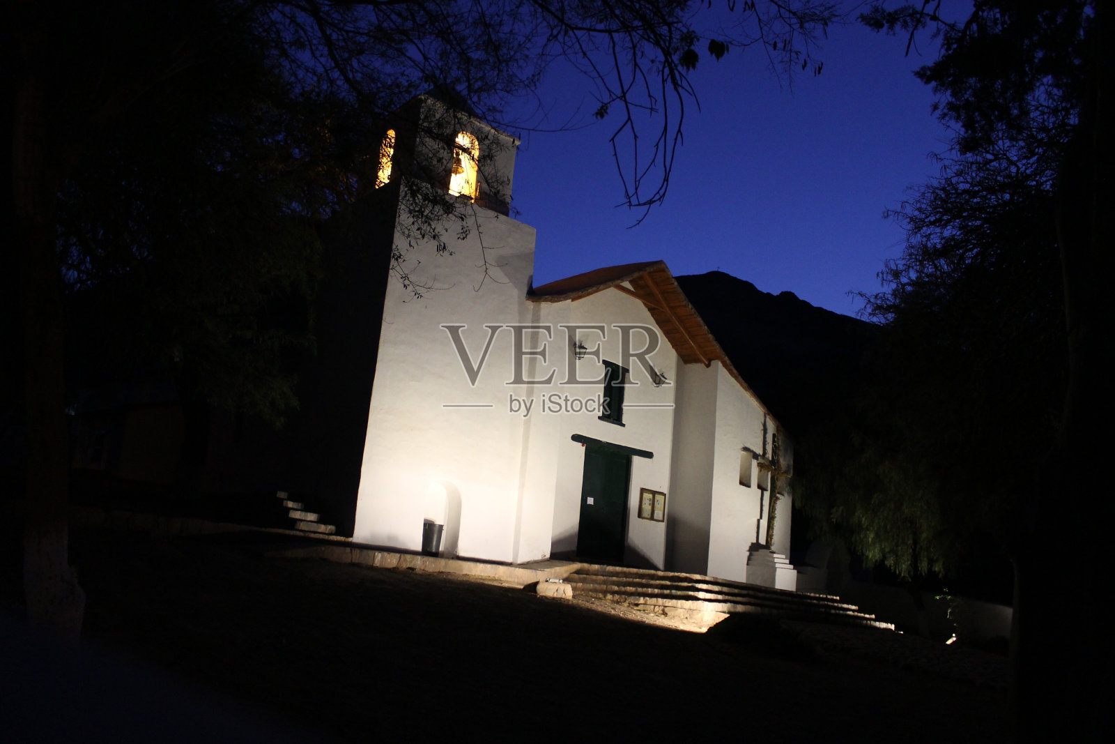 Purmamarca的圣罗莎利马教堂照片摄影图片