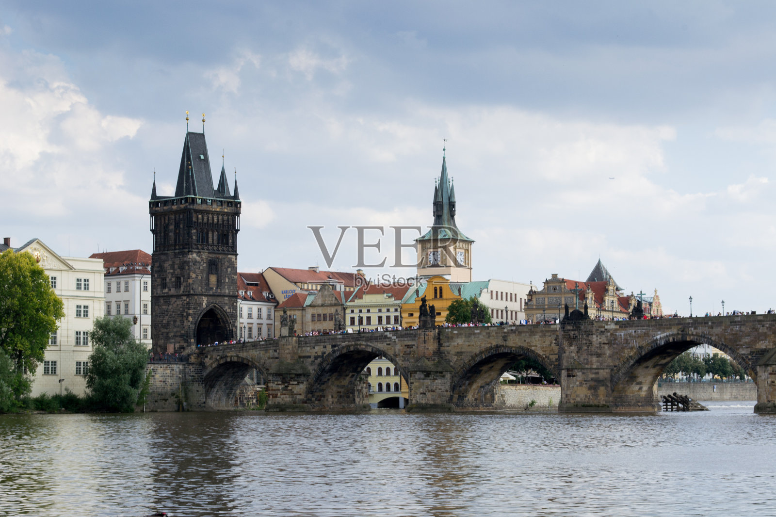 布拉格的查理大桥塔照片摄影图片