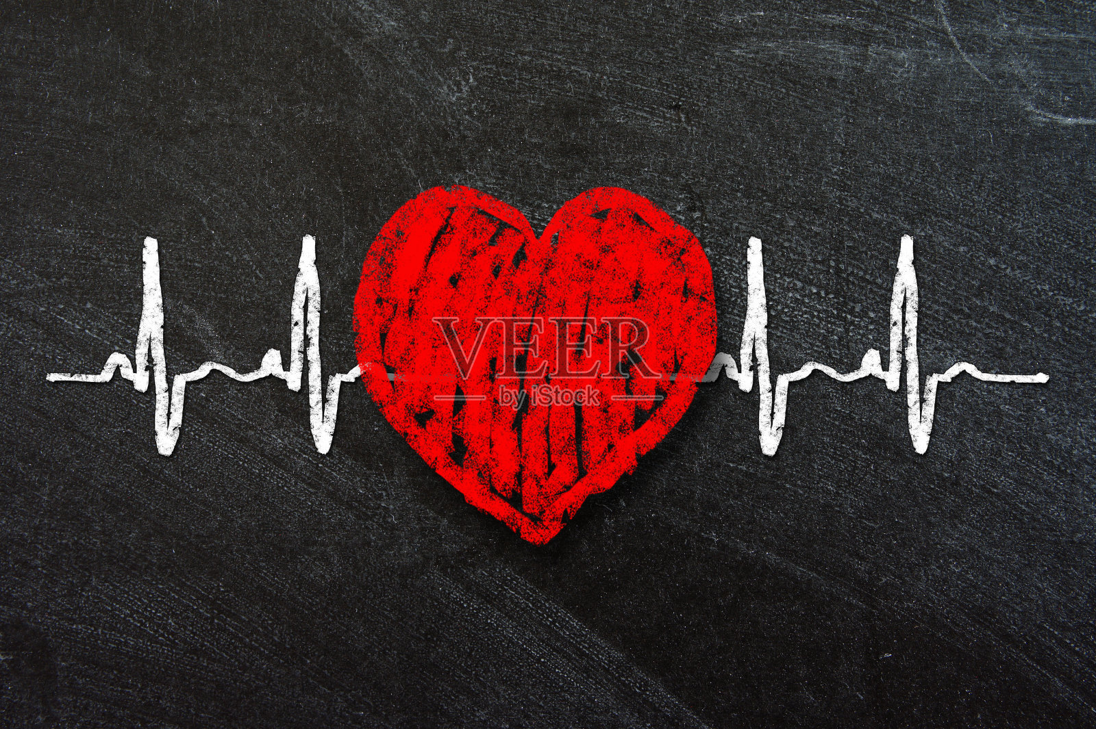心跳的字符和设计,爱的心在黑板上照片摄影图片
