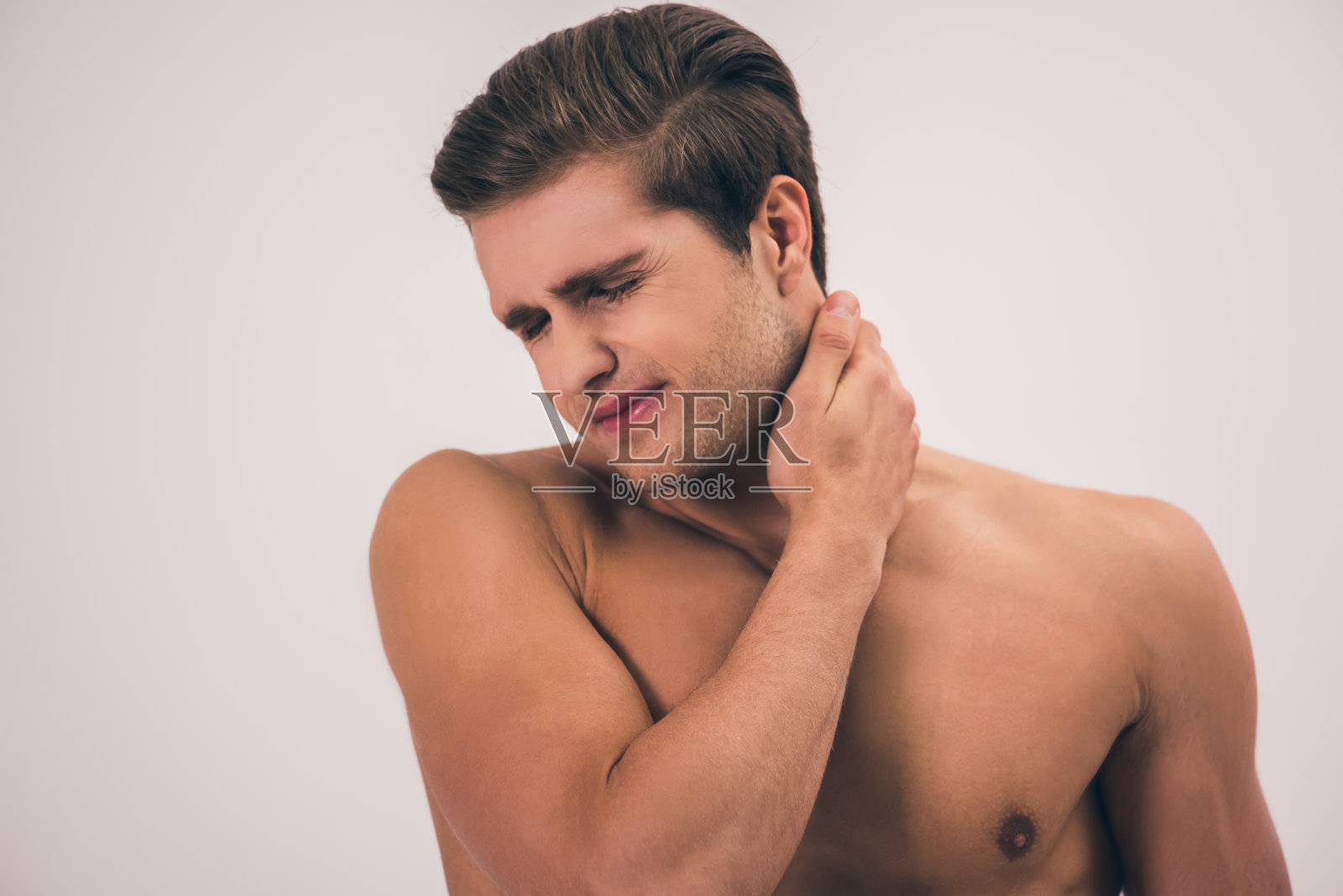 英俊的年轻人照片摄影图片