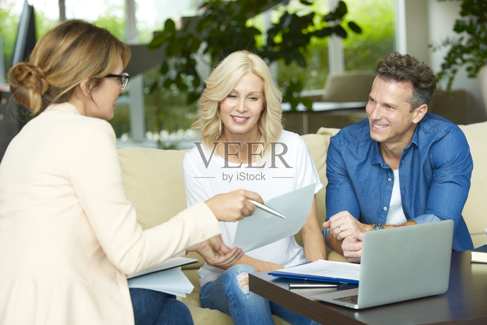 代理人和客户照片摄影图片