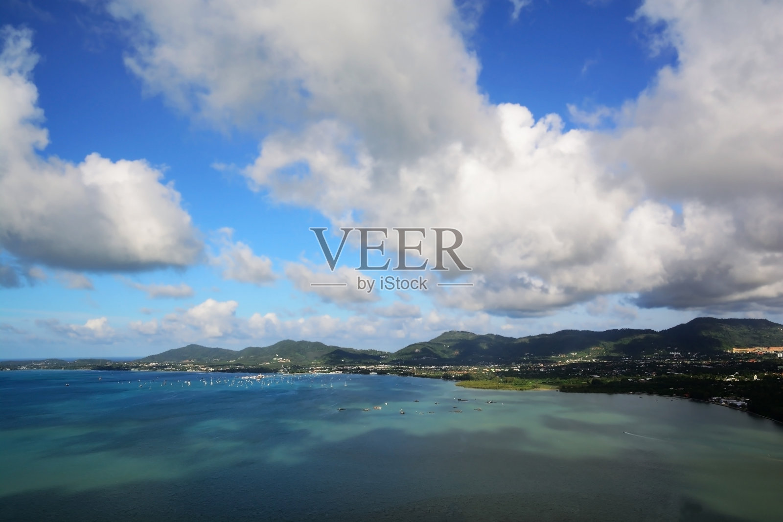 云和天空是美丽的照片摄影图片