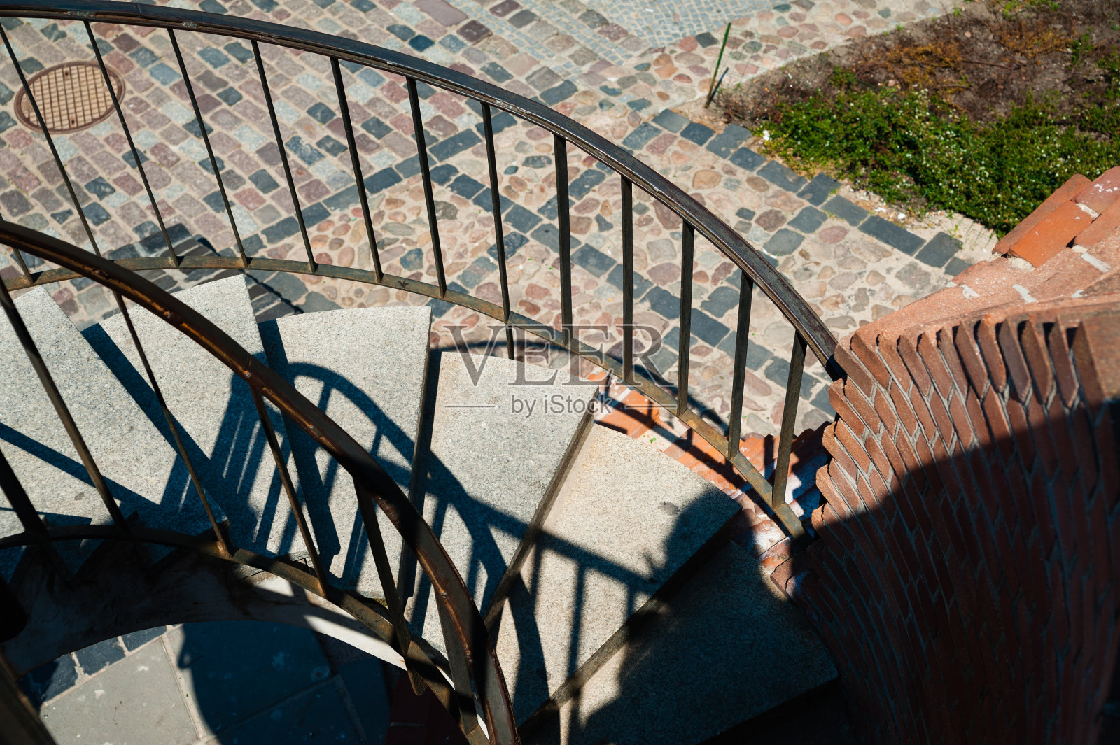 螺旋楼梯。华沙。照片摄影图片