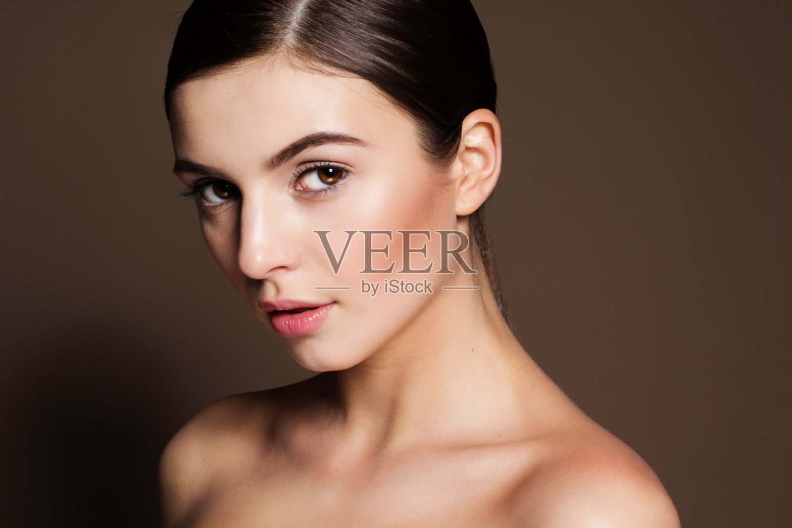 自然美丽的女人,完美无瑕的皮肤照片摄影图片