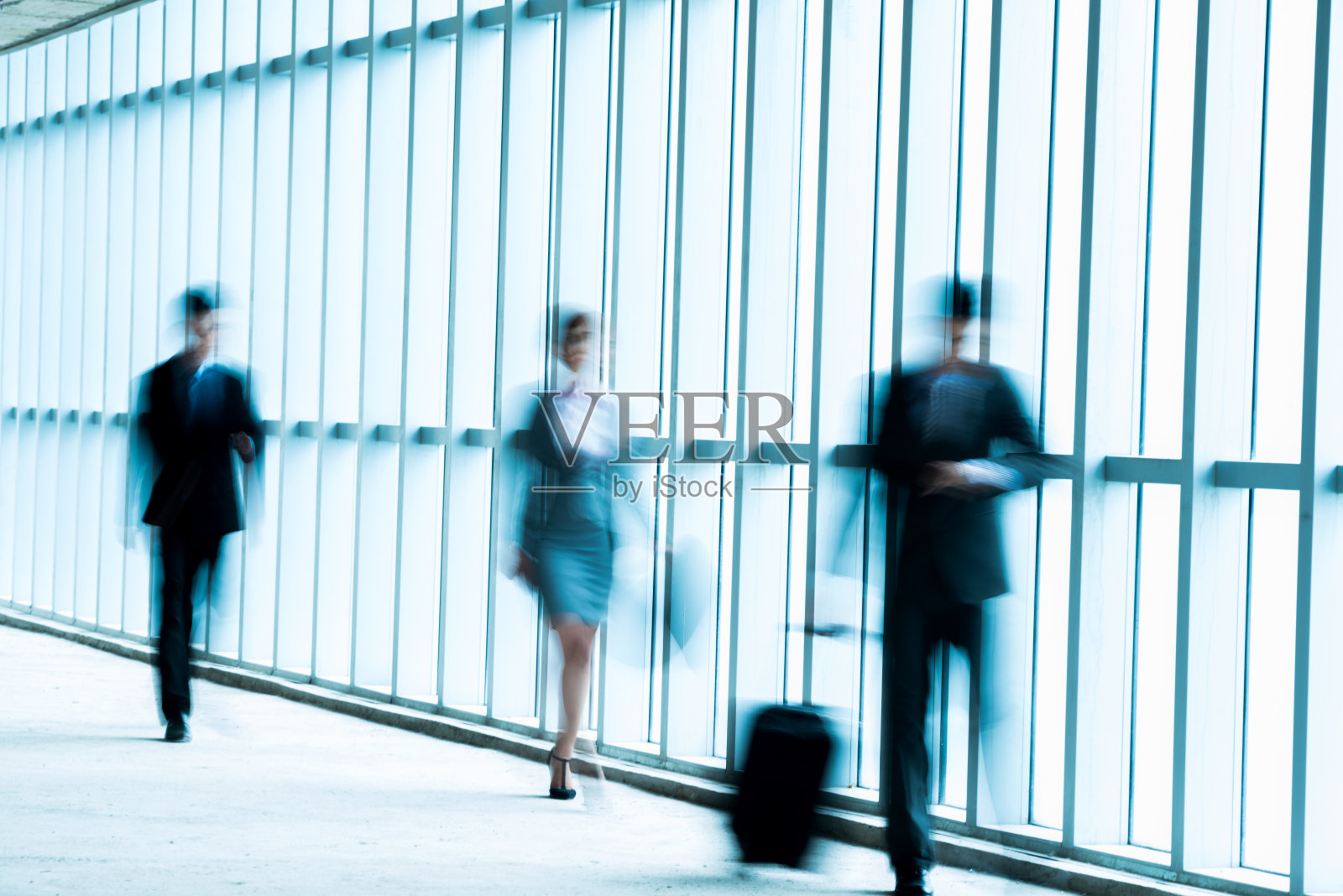 在冲照片摄影图片