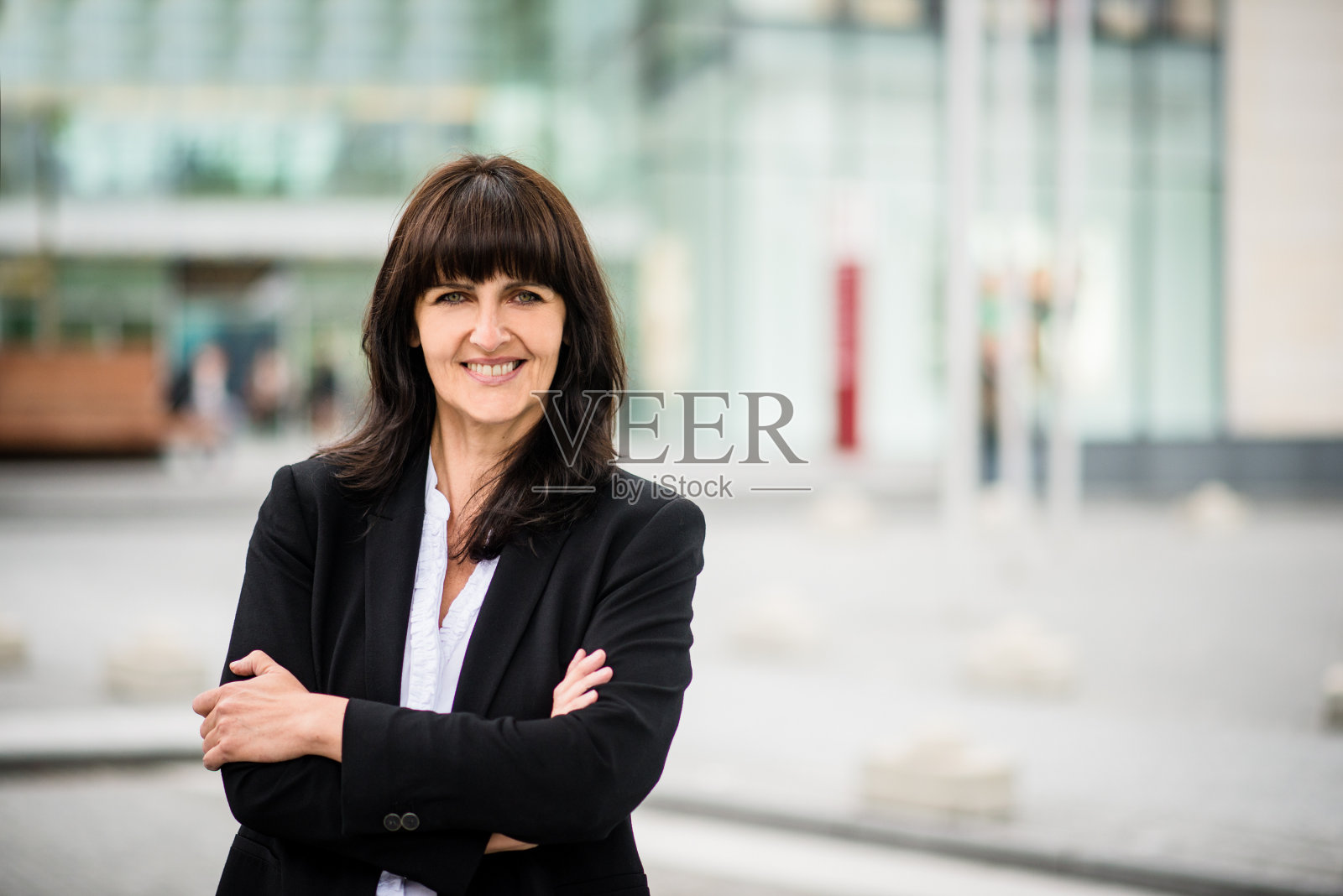 高级商业街头女人肖像照片摄影图片