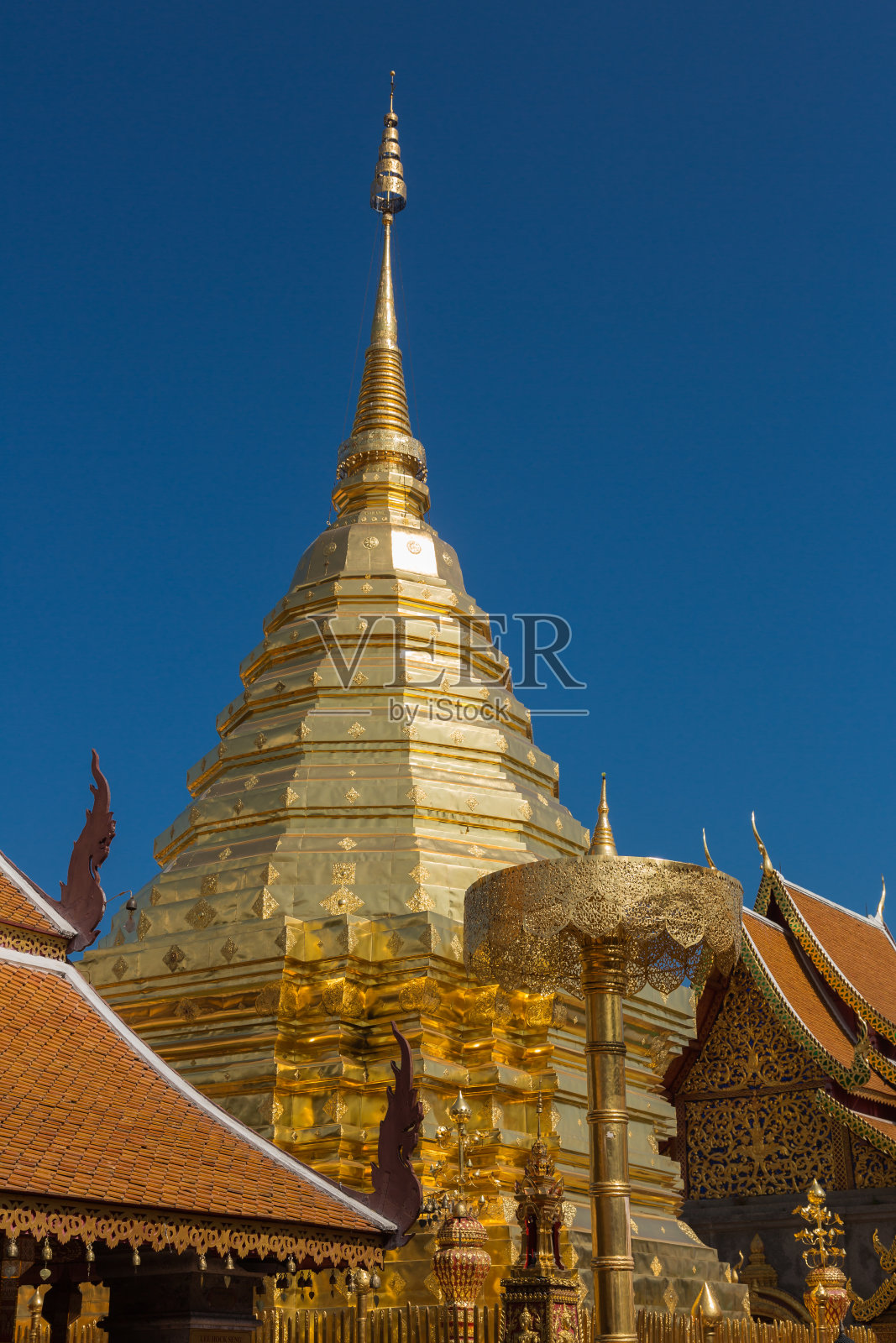 金塔在山中照片摄影图片