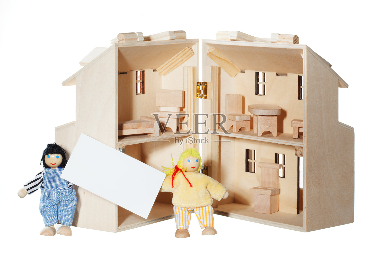 抵押贷款的概念。木屋与家庭隔离。带有用于文本的卡片照片摄影图片