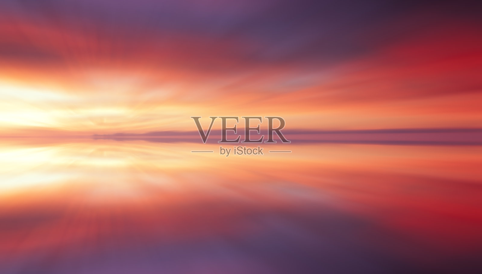 彩色的晚霞反射与长时间曝光效果照片摄影图片