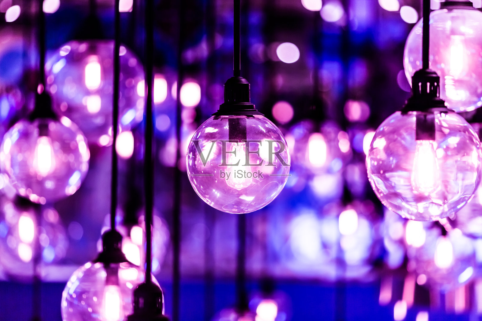 漂亮的复古灯泡。照片摄影图片