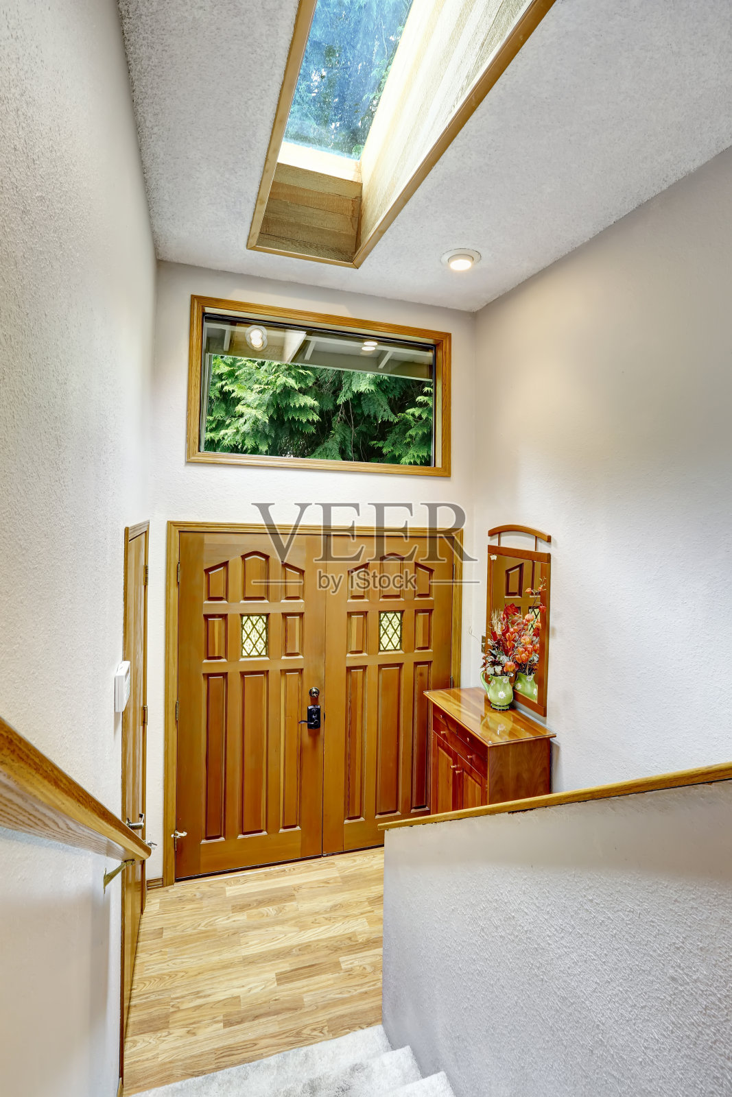 带天窗的入口走廊照片摄影图片