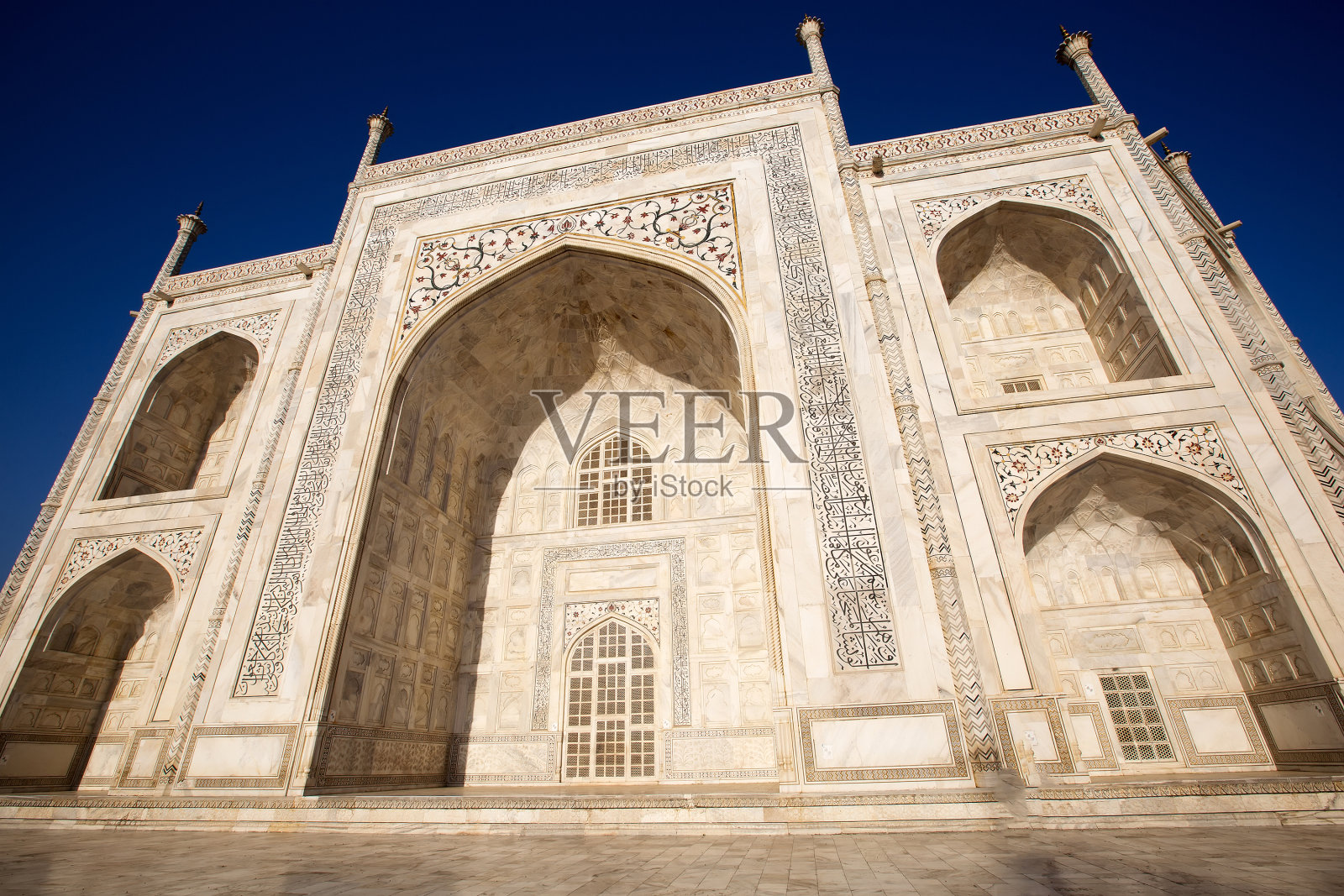 印度阿格拉,日出中的泰姬陵照片摄影图片