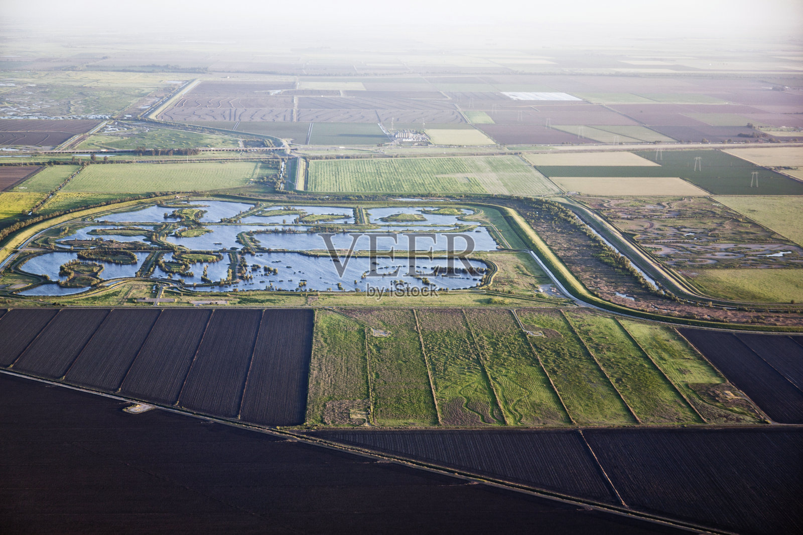 加州萨克拉门托山谷田野的鸟瞰图照片摄影图片