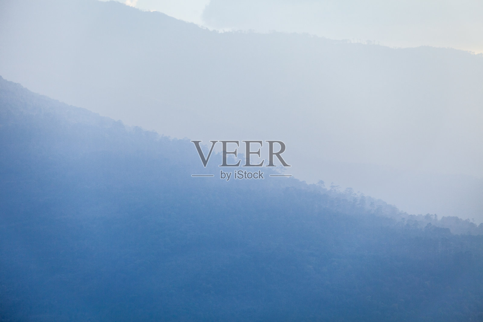 雄伟的缅甸黄昏山景观照片摄影图片